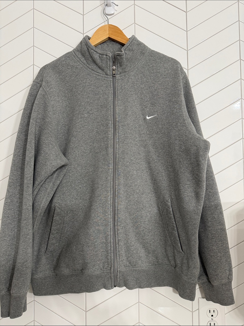 Nike Gray Full-Zip Athletic Windbreaker Jacket